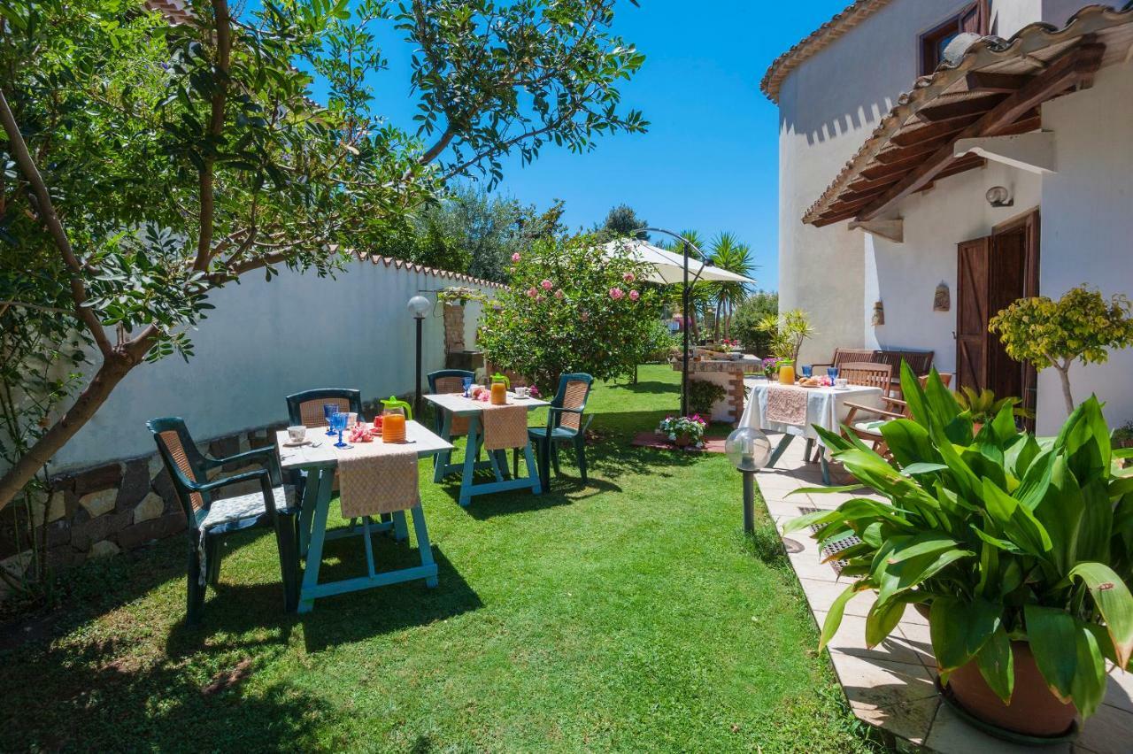 Le Quattro Mura Bed & Breakfast Пула Екстериор снимка